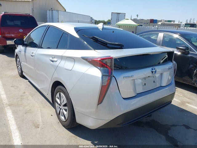 Toyota Prius Three 2016 JTDKARFU3G3019848 Image 3