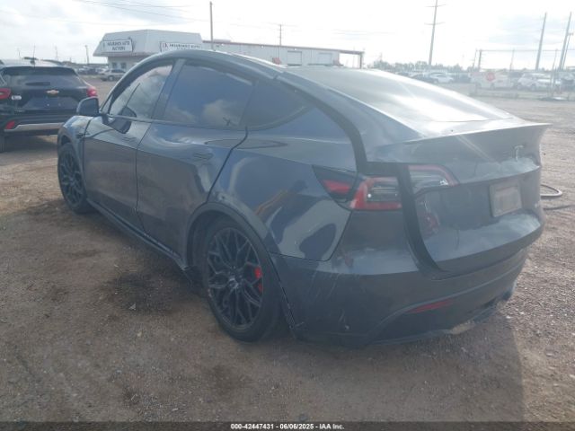 2022 TESLA MODEL Y 7SAYGDEF0NF451671 Photo 2