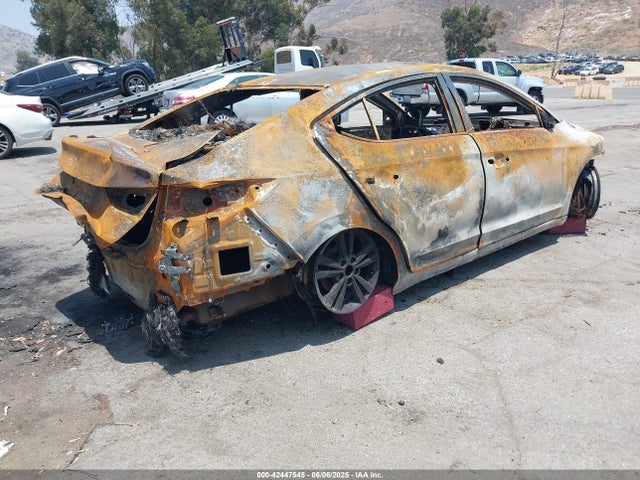 2018 Hyundai Elantra Sel მანქანა იყიდება აუქციონზე, vin: KMHD84LF9JU474701, აუქციონის ნომერი: 42447545