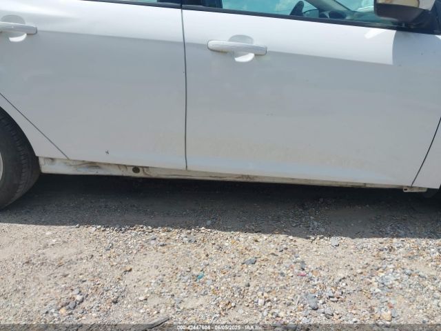 1FADP3K23FL222722 Ford FOCUS SE