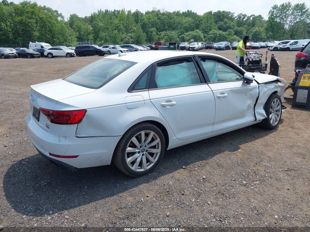 2017 AUDI A4 WAUANAF40HN055906 Photo 3