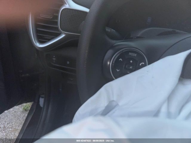 KNDJ23AU2L7725161 KIA SOUL LX