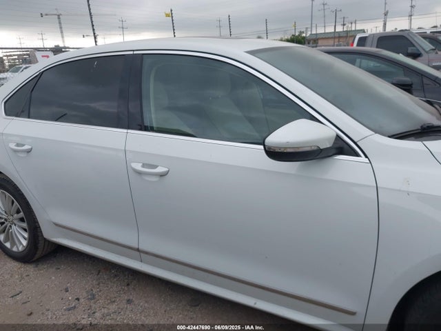 1VWBS7A36GC035393 Volkswagen 2016