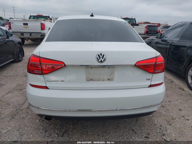 1VWBS7A36GC035393 Volkswagen 2016