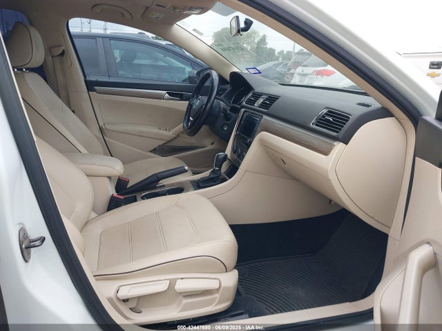 1VWBS7A36GC035393 Volkswagen 2016