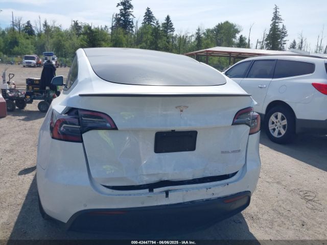 7SAYGDEF6NF340932 Tesla Model Y