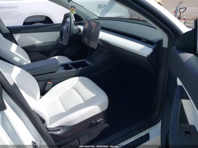 2022 TESLA MODEL Y 7SAYGDEF6NF340932 Photo 4