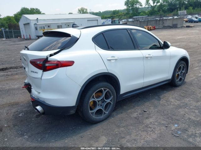 2018 ALFA ROMEO STELVIO ZASFAKPN8J7B90621 Photo 3