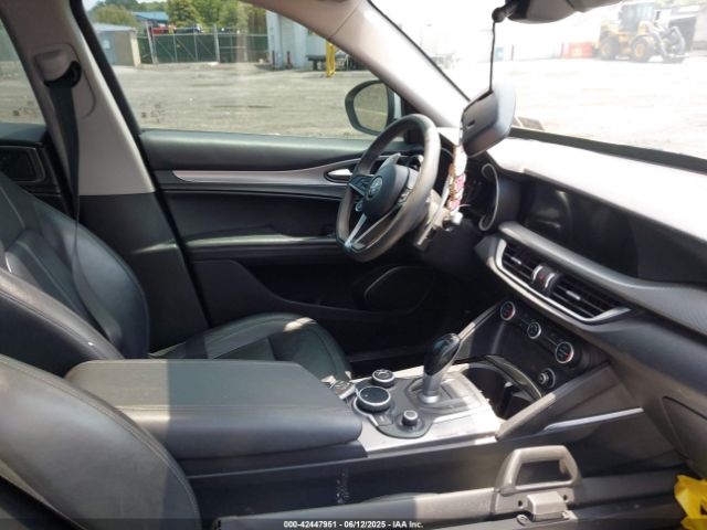 2018 ALFA ROMEO STELVIO ZASFAKPN8J7B90621 Photo 4