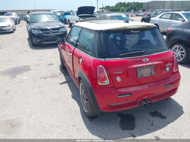 2005 MINI COOPER S WMWRE33435TD95239 Photo 2