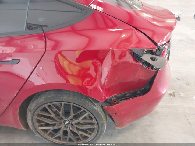 5YJ3E1EA6JF046876 Tesla MODEL 3