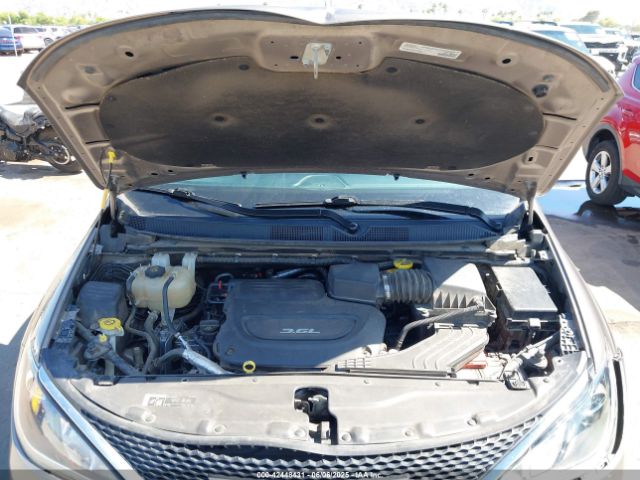 2018 CHRYSLER PACIFICA 2C4RC1FG2JR212253 Photo 9