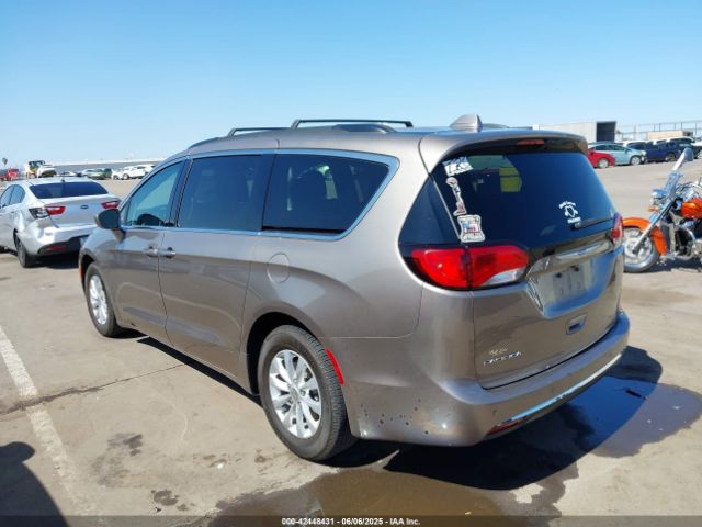 2018 CHRYSLER PACIFICA 2C4RC1FG2JR212253 Photo 2