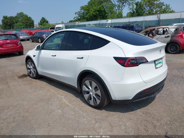 Tesla Model Y 2021 5YJYGDEE2MF261874 Image 3