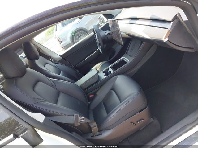 Tesla Model Y 2021 5YJYGDEE2MF261874 Image 5