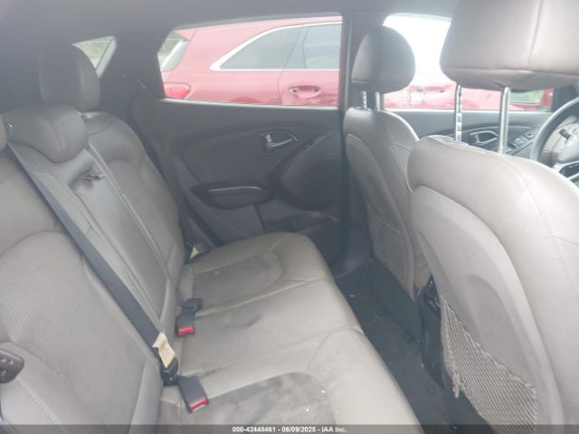 KM8JU3AG2FU955644 Hyundai TUCSON SE