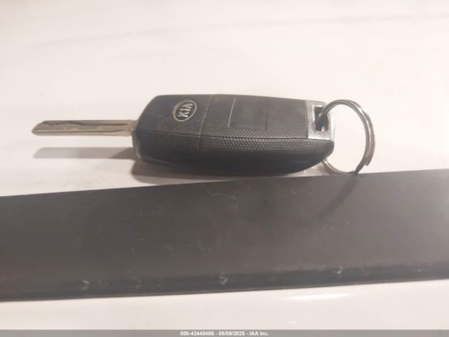 KNDJP3A5XF7115779 KIA SOUL +