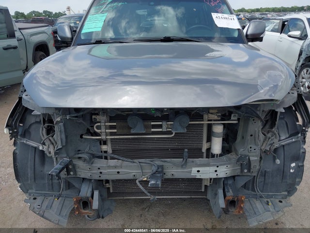 JN8AZ2NF2G9611886 Infiniti QX80