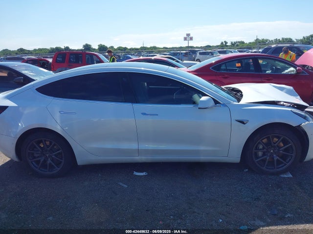 5YJ3E1EB8KF510681 Tesla 2019