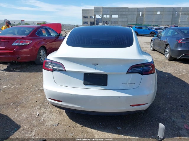 5YJ3E1EB8KF510681 Tesla 2019