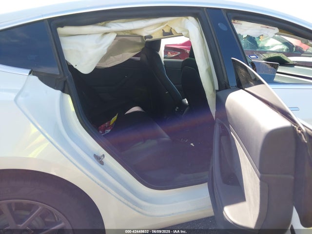 5YJ3E1EB8KF510681 Tesla 2019