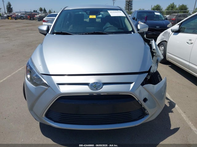3MYDLBYV4JY327790 Toyota p5v