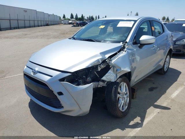 3MYDLBYV4JY327790 Toyota p5v