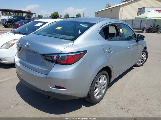 3MYDLBYV4JY327790 Toyota p5v