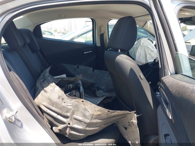 3MYDLBYV4JY327790 Toyota p5v
