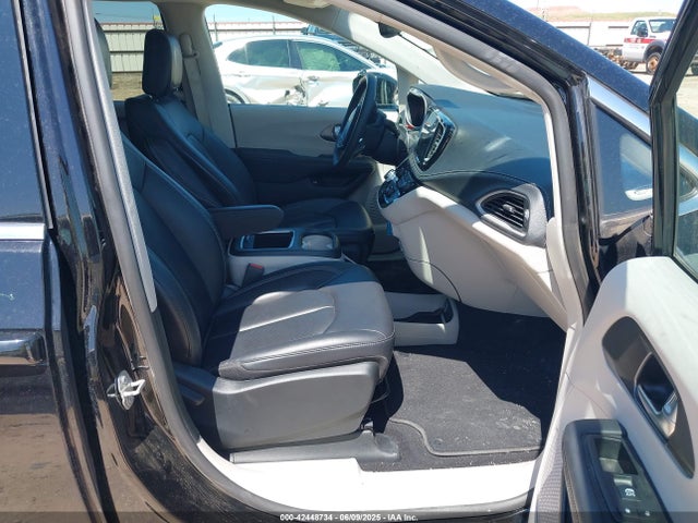 Chrysler Pacifica Hybrid Select 2024 2C4RC1S70RR169467 Image 5