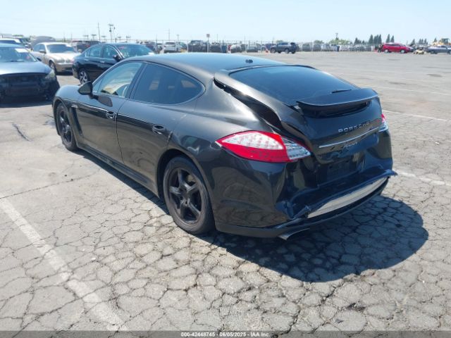 2011 PORSCHE PANAMERA WP0AA2A76BL016603 Photo 2
