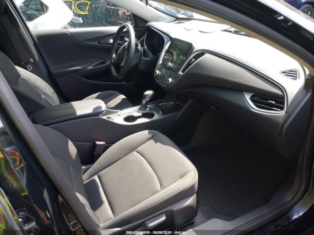 1G1ZD5ST0SF153096 Chevrolet Malibu Fwd 1lt