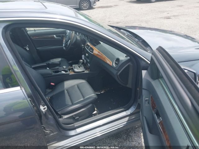 2013 MERCEDES-BENZ C 250 WDDGF4HB4DR275839 Photo 4