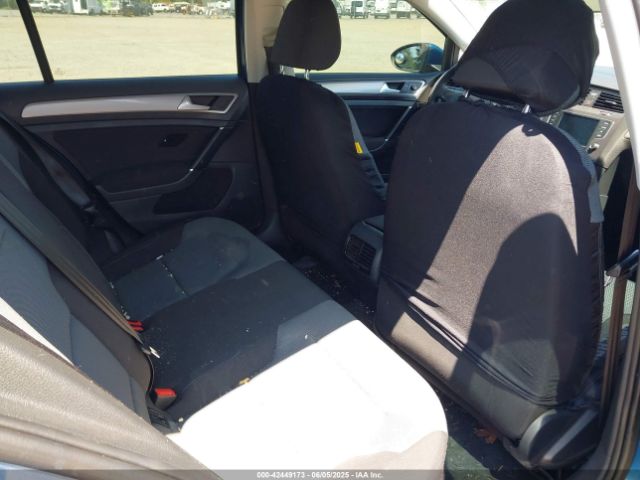 WVWKP7AU1GW903960 Volkswagen 2016