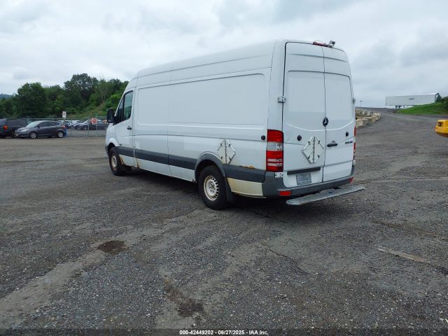 2011 MERCEDES-BENZ SPRINTER 2500 WD3PE8CB7B5587499 Photo 2
