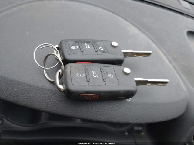 WVGAV7AXXGW610355 Volkswagen TIGUAN S