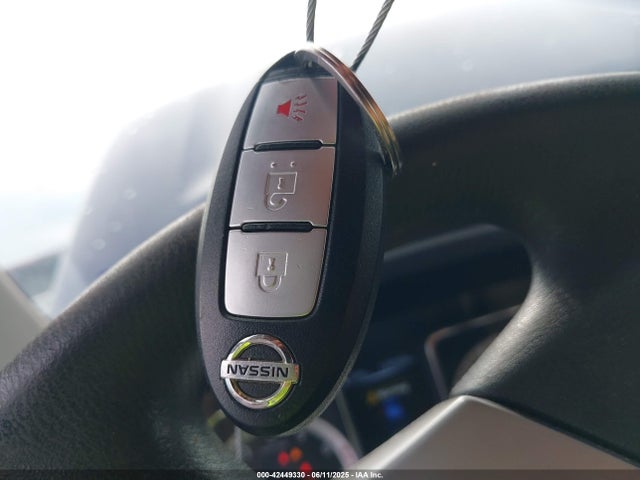 1N6AA1EK0HN547637 Nissan 2017