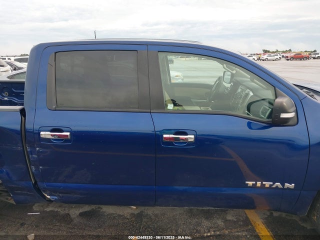 1N6AA1EK0HN547637 Nissan 2017