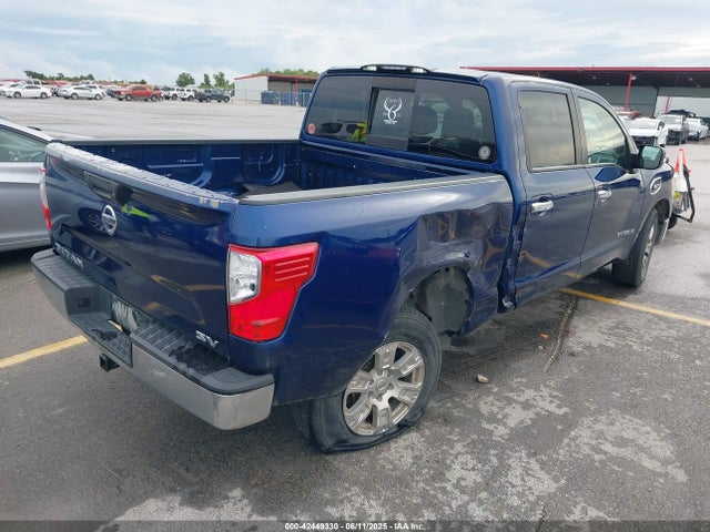 1N6AA1EK0HN547637 Nissan 2017