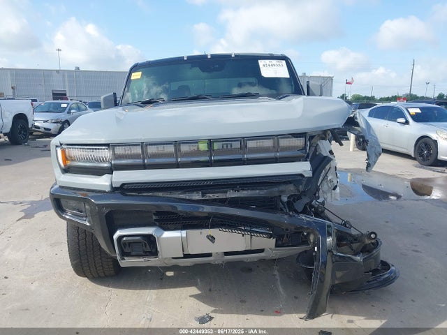 2024 Gmc Hummer Ev Pickup E4wd 2x მანქანა იყიდება აუქციონზე, vin: 1GT10BDD6RU111638, აუქციონის ნომერი: 42449353