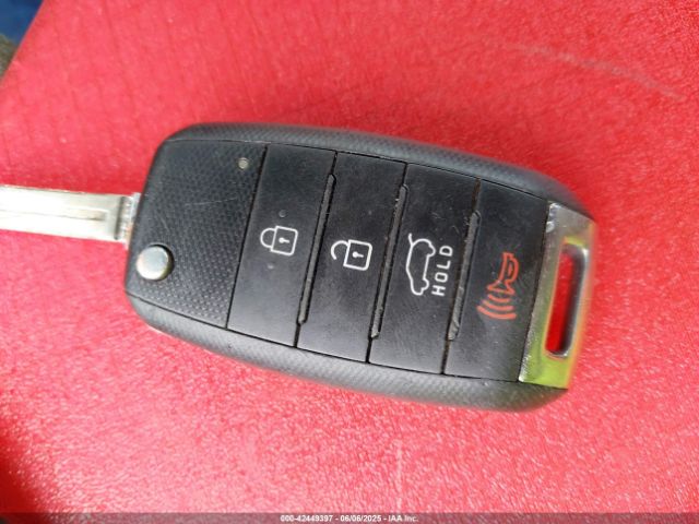 KNDJN2A28F7121506 KIA Soul