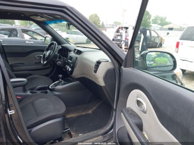KNDJN2A28F7121506 KIA Soul