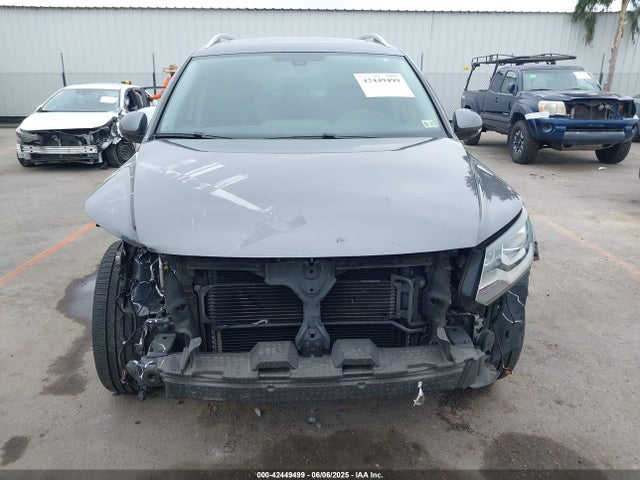 WVGBV7AX0GW581209 Volkswagen 2016