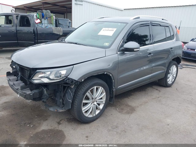 WVGBV7AX0GW581209 Volkswagen 2016