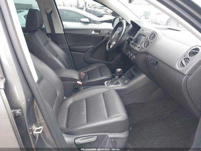 WVGBV7AX0GW581209 Volkswagen 2016