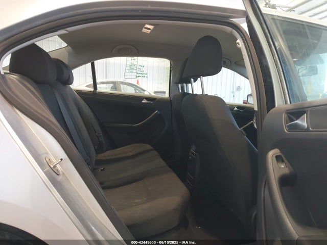 3VW2K7AJ0FM408987 Volkswagen 2015