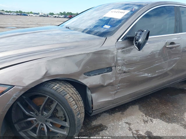 2016 JAGUAR XF SAJBK4BV2GCY19895 Photo 5