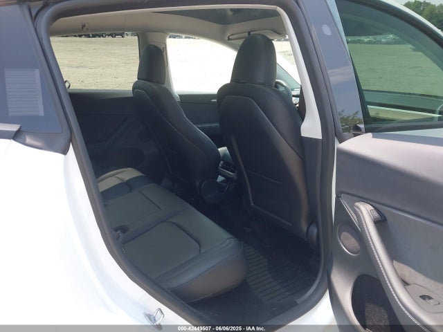 2024 TESLA MODEL Y 7SAYGDEE1RF185655 Photo 7