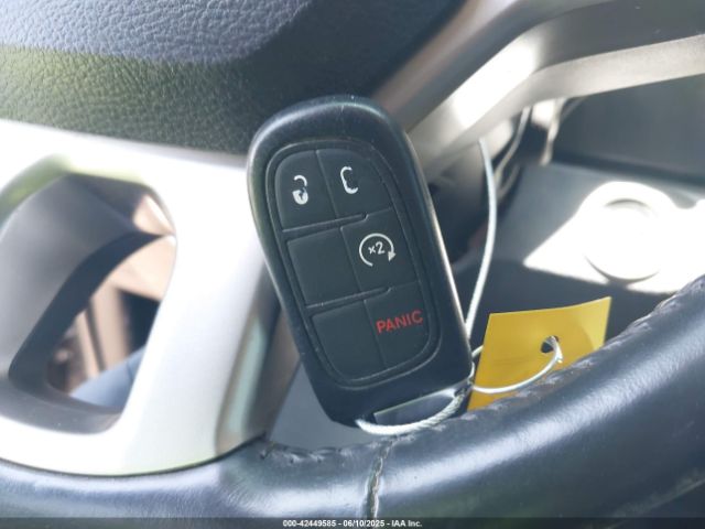 2016 RAM 2500 3C6TR5FJ4GG140890 Photo 10