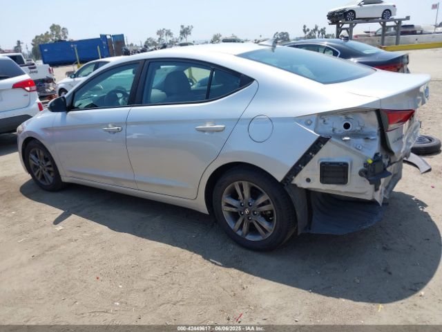 2018 HYUNDAI ELANTRA 5NPD84LF2JH240317 Photo 2